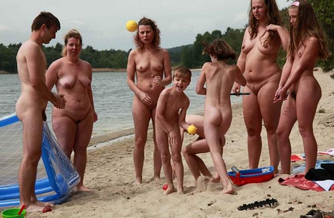 Family nudism purenudism outdoor [Games Outdoors] (natirist beauty)