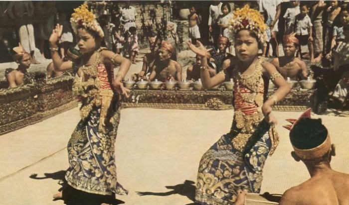 Legong: Dance of the Virgins 1935 [Bali India] Documentary naturism film (natirist beauty)